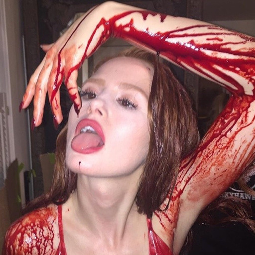 weirdlittlebitch: