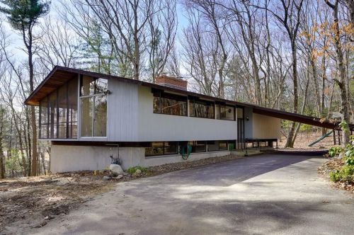 househunting:  輑,000/4 br/2475 sq ftSudbury, MAbuilt in 1963