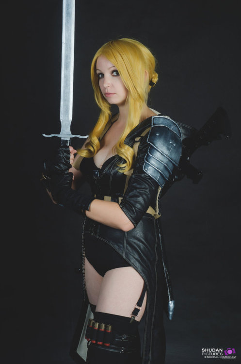 sharemycosplay:  Cosplayer A-N-S-cosplay as Sweat Pea from #suckerpunch! #cosplay http://deedee-pika.deviantart.com/https://www.facebook.com/pages/A-N-S-cosplay/329372890448291 Photo by Michael Dominguez of Shudan pictures Interviews, features and more.