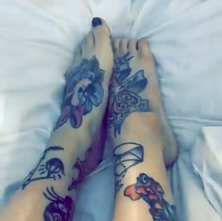 cute girls with amazing toe rings and cute feet