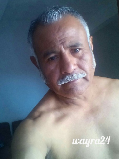 wayra24:Hermoso bigoton