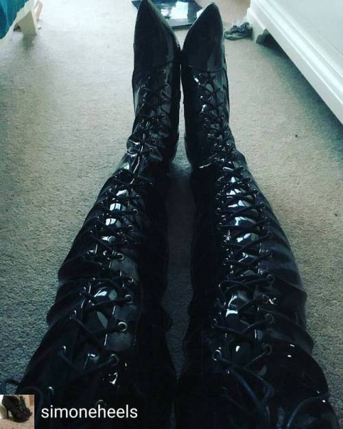 Credit to @simoneheels : New Boots! #overthekneeboots #thighhighboots #bootwhore #bootporn #5inchhee