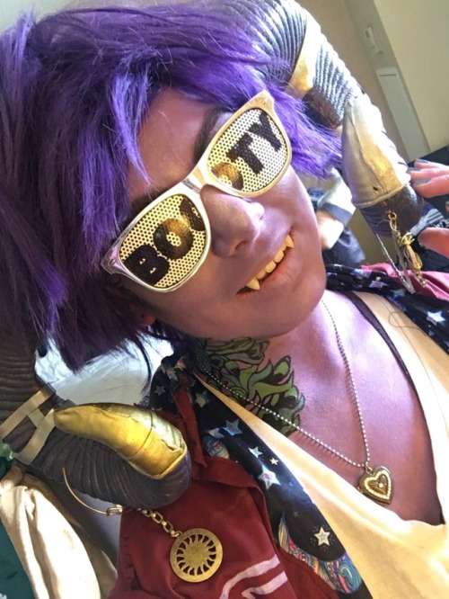 volatilemineralcosplay:  My pics from anime north this weekend!! Had an absolute blast especially as Mollymauk.  Photo cred for the Kait and Vault Dweller to @gingerblueberry Phot cred for the Robert with the scissor blade to @gwooby