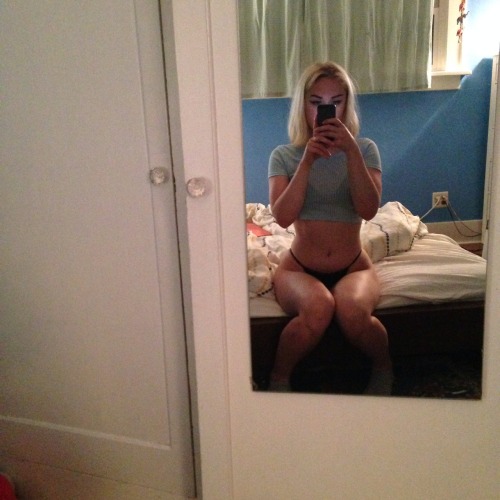 Porn Pics  brokeassho:  but can I look this curvy when