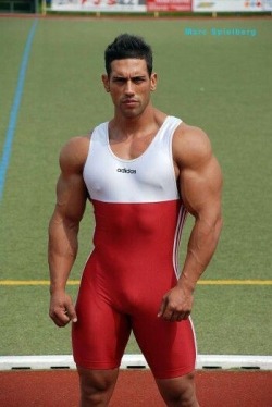 hudahead:  Nice man