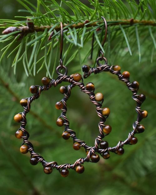 Tigers Eye hoop earrings ✨ Tigers eye carries the energy of courage and integrity heart ❤️ Wire wra