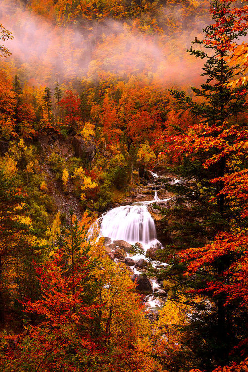 XXX lori-rocks:  Cascada de Arripas…..by Travelpix photo