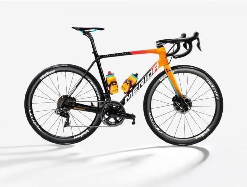 aces5050: (via Check out Team Bahrain McLaren’s 2020 Merida Scultura Disc | road.cc)