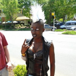 thehappysorceress:  thatdjspider:  Mohawk Storm will always be the best Storm @heroesonline #fcbd  GODDESS. 