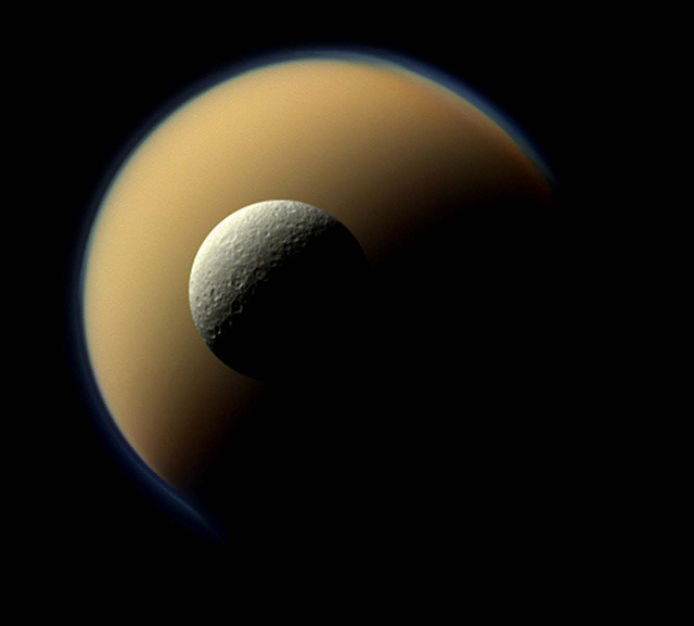 bobbycaputo:  These are the Most Incredible Photos Shot by NASA’s Cassini Probe