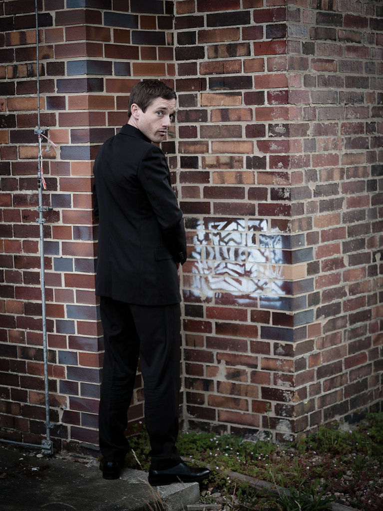 growupwendy:  Volker Bruch by Nadja Klier  