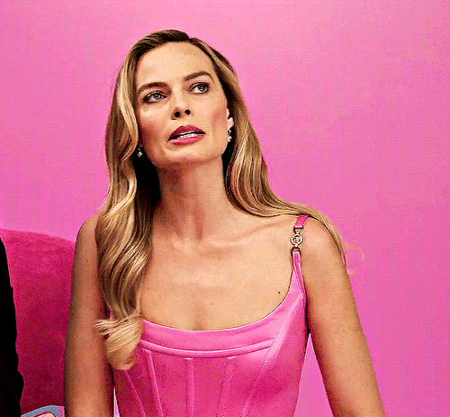 MARGOT ROBBIE Interview For Fandango (2023) 