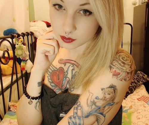 squiglet:  boobs.lol.