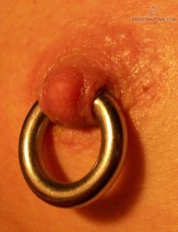 apadravya-piercing:  Just me, or is this