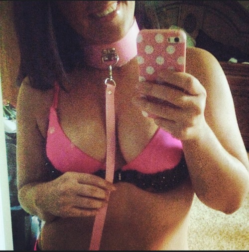 kittenkdub:  So in love with my leash & collar =^•^= 