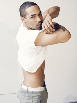 savvyifyanasty:  &gt; he’s gorgeous!  