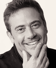  Jeffrey Dean Morgan - Smiles 