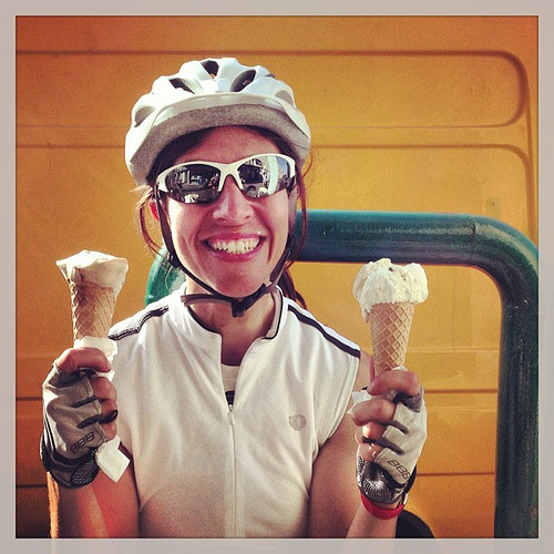 aswisswithapulse: How to make my girlfriend happy: un giro in bici e due gelati