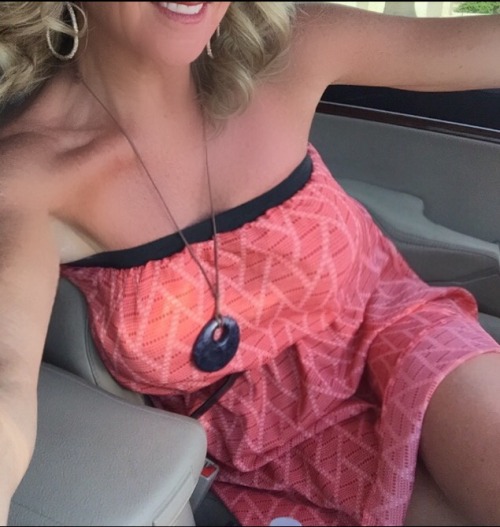 heavenstobetsy69:  cool and comfortable here on BRALESS FRIDAY- @soccer-mom-marie sets me free! 😉