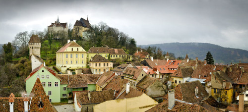 Explore the famous Peles Castle, Bran Castle and medieval cities of Brasov and Sighisoara in a 4-day