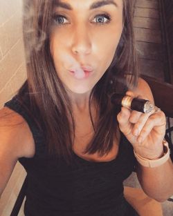 ftbmelanie:Happy Wednesday #cigartime #nowsmoking