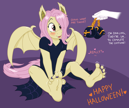 My Halloween gift to you all. Did myself a little Butterscotch Bat. Also known as Butterbat. :3Behol