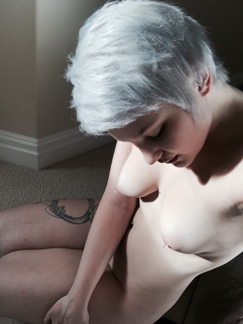 thevelvetsphynx:  This WCW goes out to Sally, adult photos