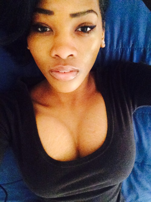naturalbadlezzie:  @naturalbadlezzie