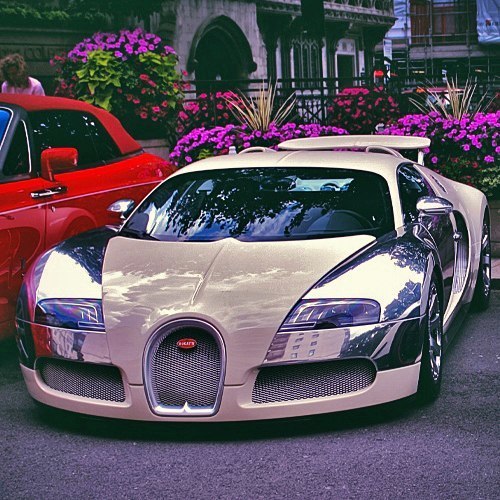 phuckindope:  Bugatti Veyron 