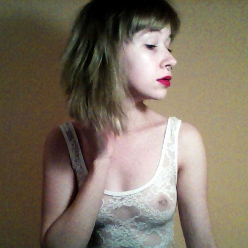 crappy-selfie:  failed attempt at looking posh
