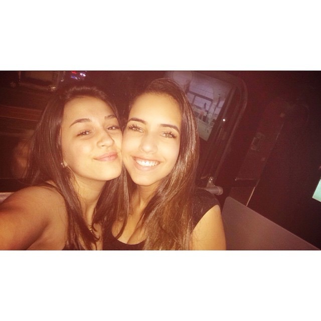 A little party never killed nobody 🔫💕 #isinha #sónãocai #lindona #gostomtt