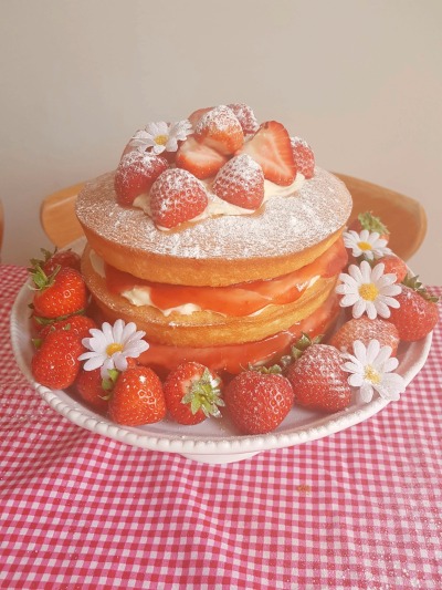 fairmaidnelly:I baked a strawberry and vanilla adult photos