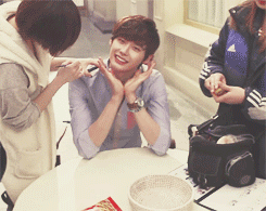 ssupjess:  You’re so ridiculously cute ヽ(´～｀；） 