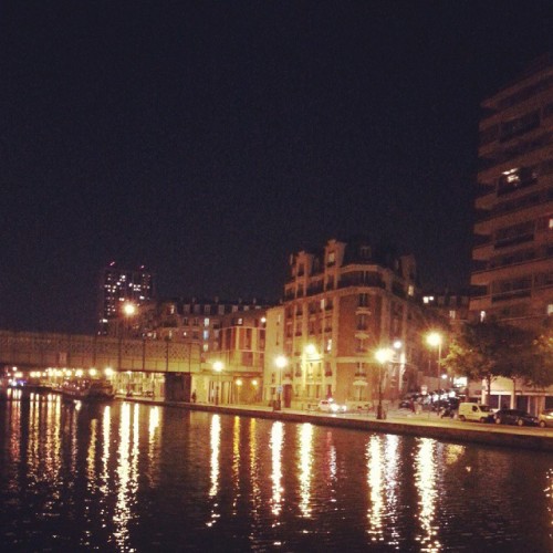 Paris by night #chillin #relax #walkingman http://ift.tt/1sCVB58