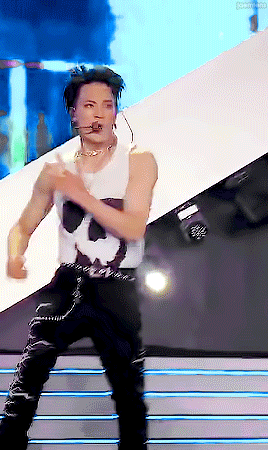 220514 Glitch Mode @ Kpop Flex (jeno) 
