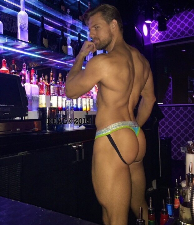 HOT HUNKS & BIG BUBBLE BUTTS