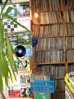 hpvinyl:  recordstore in berlin, called “platten