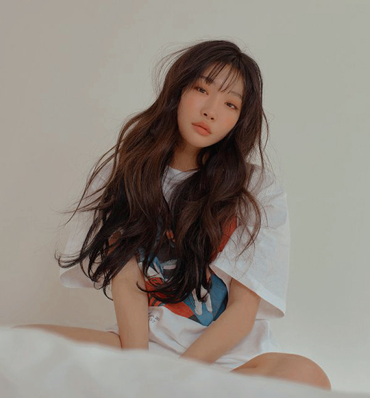 hyyerin:  chungha for the star magazine 