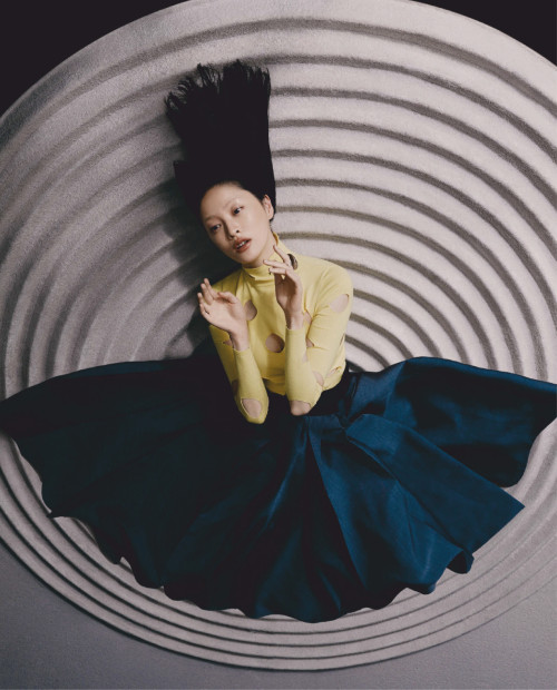 ronibrunn: Hilda Lee by Chou Mo for Vogue Taiwan, February 2021