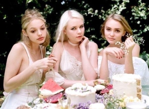 Me And The Other Girl Bloggers Fr