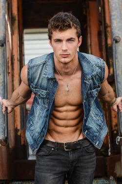 takemetobedandlosemeforever:Christian Hogue