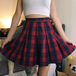 tiny-cup-of-tea:  Selling this vintage plaid