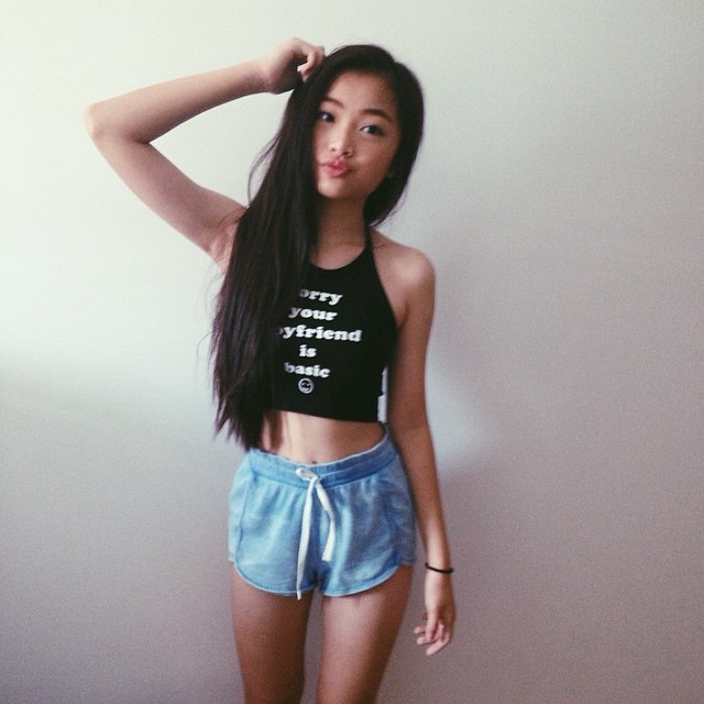 asiancumcollection:  Wow, lot of new followers. Here are more pictures of the girl