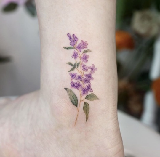 httpswwwinstagramcompCOIiHuWHOqFutmmediumsharesheet  Lilac  tattoo Purple flower tattoos Tattoos