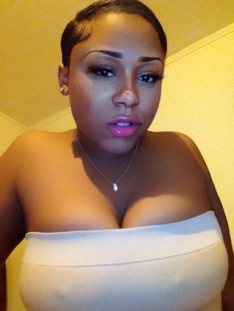 cethomp76:  gurillaboythamane:  SO SEXY SO PRETTY  Love your pics, that monkey looks