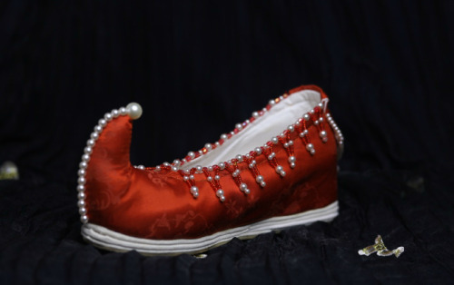 hanfugallery:traditional shoes for chinese hanfu, qiaotoulǚ翘头履 in style of southern song dynasty by 