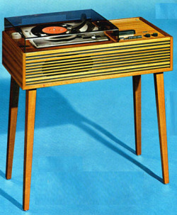 3345rpmz:  • Record Players • ⋅ AGA