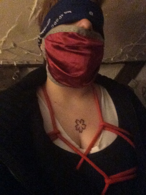 iambondagebunny: Ser issued me a two part task. Show off my new haircut by demonstrating my masculin