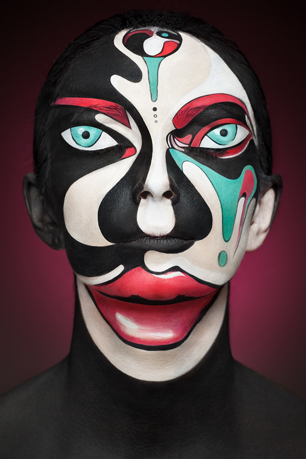 wire-man:  silent-tundra:  jedavu:  Amazing Face-Paintings Transform Models Into
