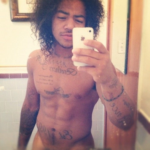 sleezedoutt:  The things I would do to him